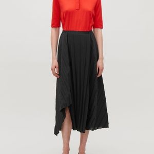 COS Women's Sz 6 - Pleated Asymmetric Skirt